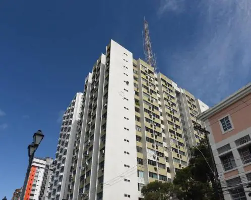 Incêndio atinge sala comercial no Centro do Recife