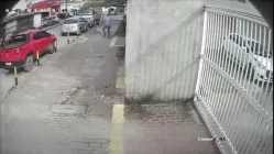 Mãe e filha são mortas na entrada de prédio onde moravam