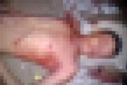 Rapaz morto com vários tiros na porta de casa