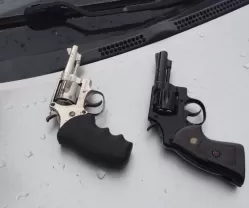 Policial penal reage a tentativa de assalto e mata a tiros dois homens armados