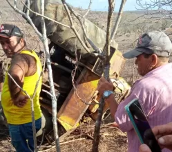 Motorista morre após trator tombar sobre ele