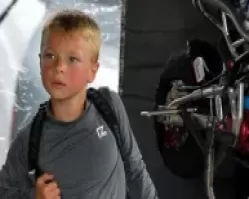 Piloto holandês de 7 anos morre após sofrer acidente de moto em treino