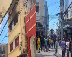 Incêndio atinge prédio no bairro de Santo Antônio, na área central do Recife