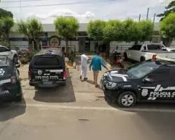 Mulher é presa por injúria racial contra comandante da PM após confusão